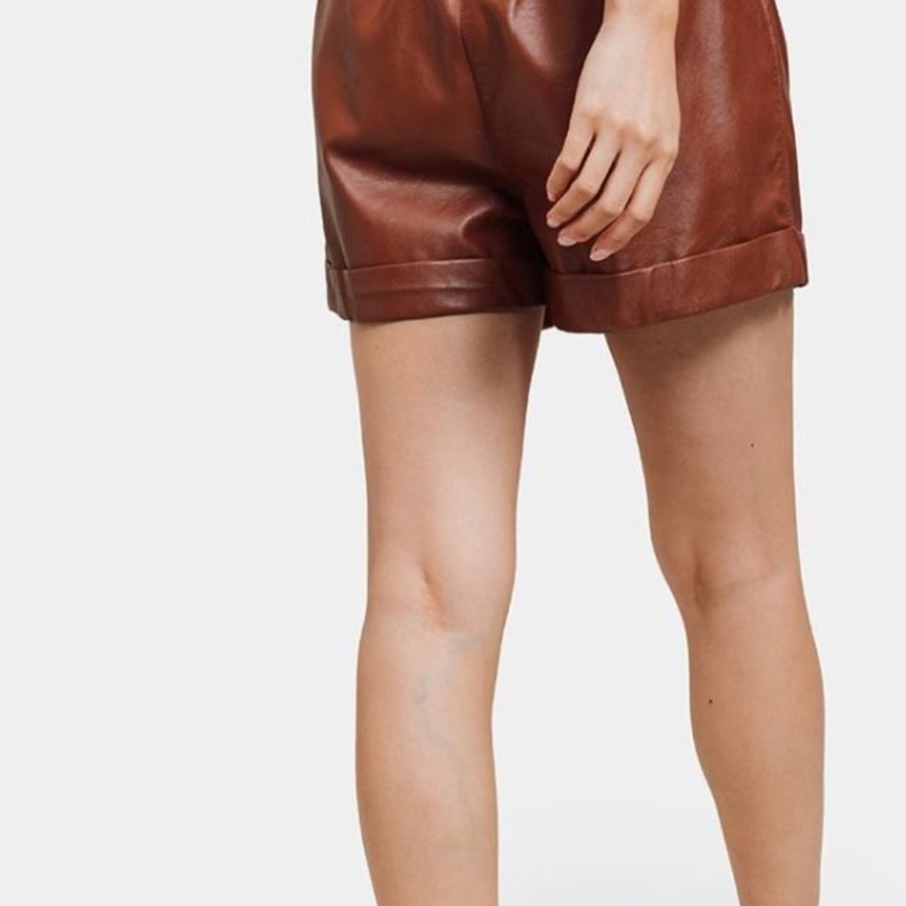 NWT FRNCH FEAUX LEATHER SHORTS SIZE SMALL DINA - Picture 7 of 8